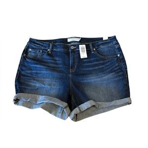 Torrid Keep It 100 5 Inch Rolled Hem Denim Shorts Womens Size 22 NWT